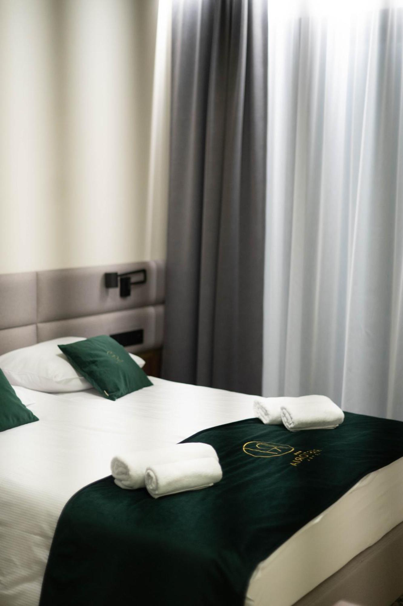 Restoria Hotel*** ラジン・ポドラスキ エクステリア 写真